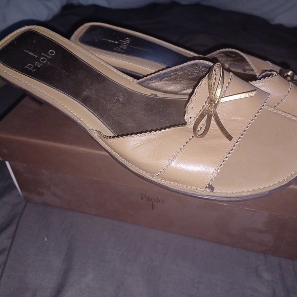 Tan leather low heeled slides - Picture 3 of 4